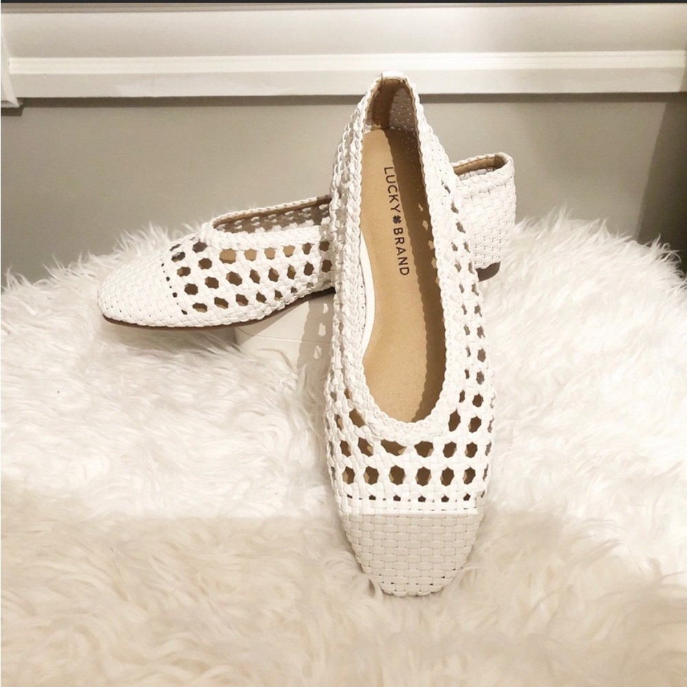 NWT Lucky Brand Chalenti Flat 
Faux leather upper
